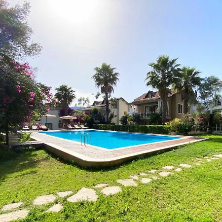 Great Location, Modern & Cozy In